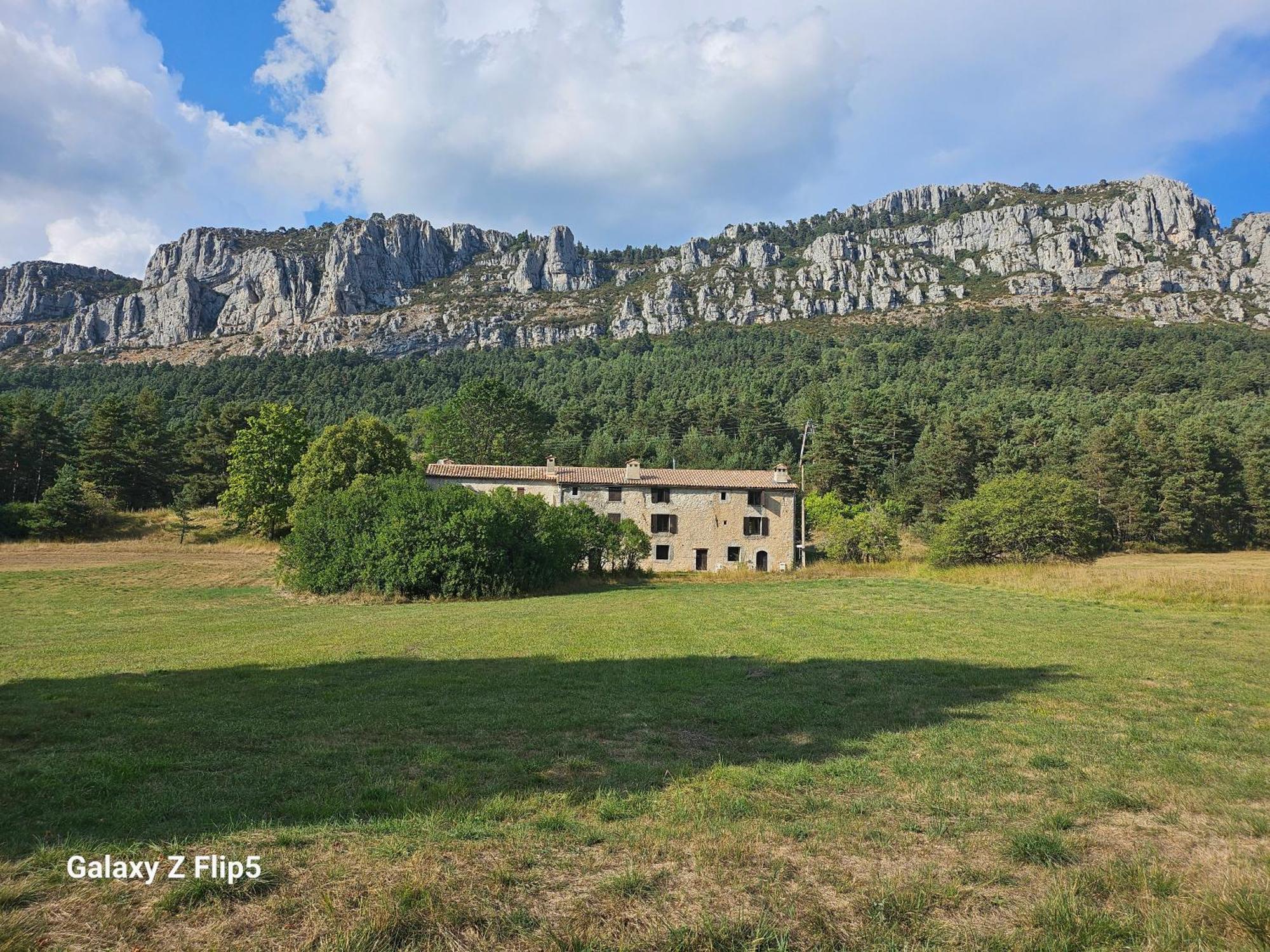 La Grande Maison Dans La Prairie Caille Dış mekan fotoğraf
